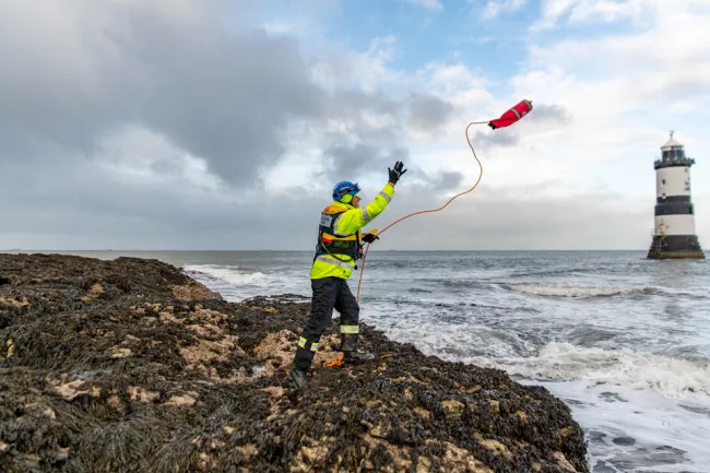 Penmon (Anglesey) Line throwing