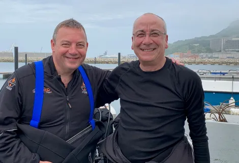 Mark (left) and dive instructor Izzy remain firm friends. Image courtesy of Mark Ninnim