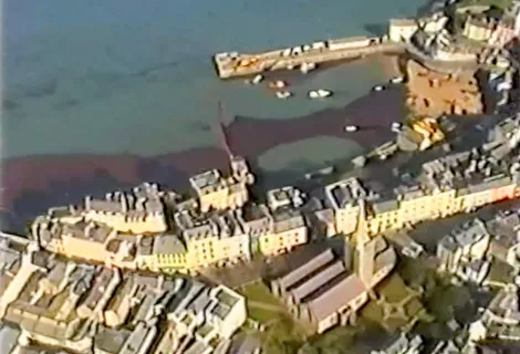 Oil pollution at Milford Haven, Pembrokeshire